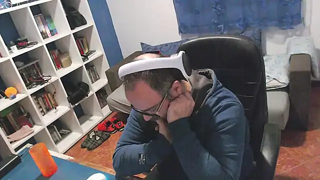 ravingr4d4 online show from November 26, 2025, 10:54 pm