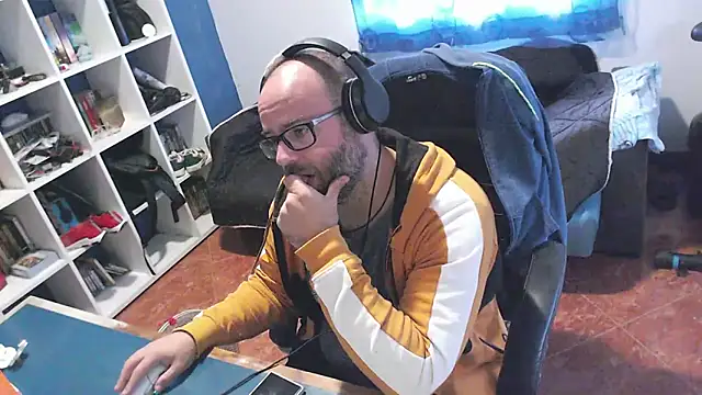 ravingr4d4 online show from October 30, 2025, 11:52 am