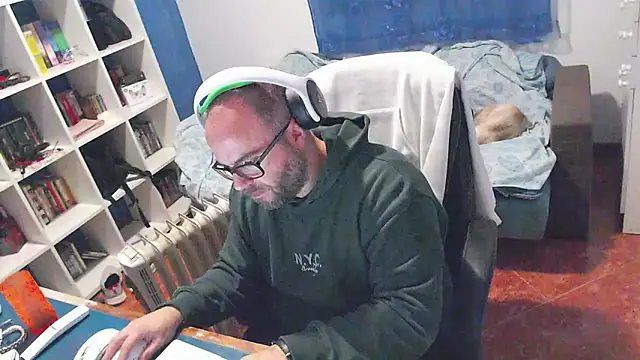 ravingr4d4 online show from January 6, 2026, 10:03 pm