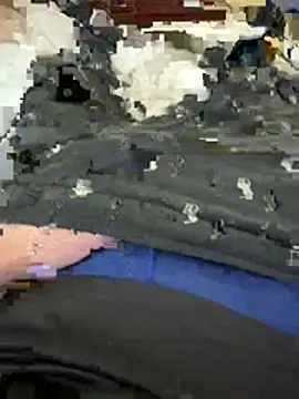 Tylerx9 online show from April 6, 2026, 7:42 am