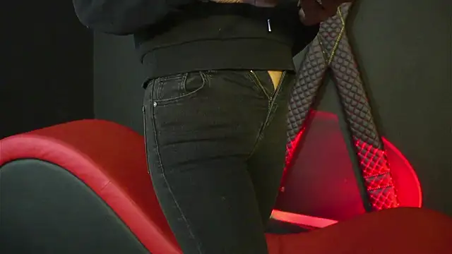 CelineConner online show from March 1, 2026, 5:07 am