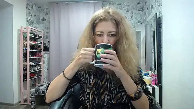 Helen1974 online show from July 11, 2026, 7:14 pm