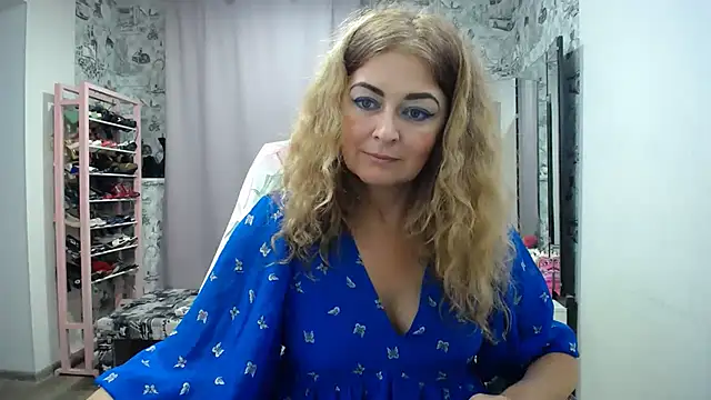 Helen1974 online show from July 10, 2026, 9:37 pm