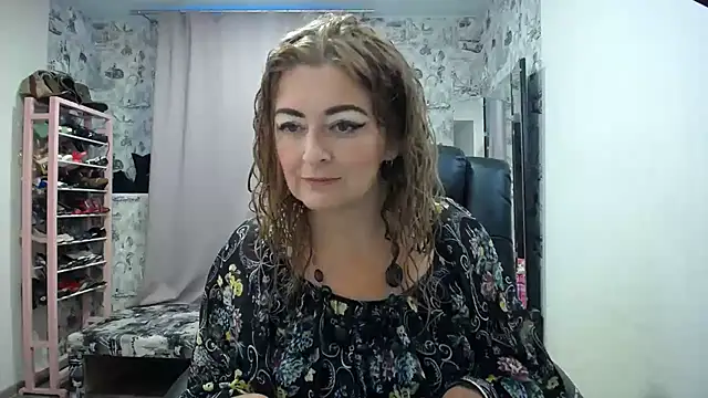 Helen1974 online show from August 1, 2026, 3:43 pm