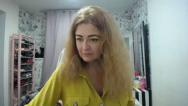 Helen1974 online show from July 13, 2026, 7:24 pm