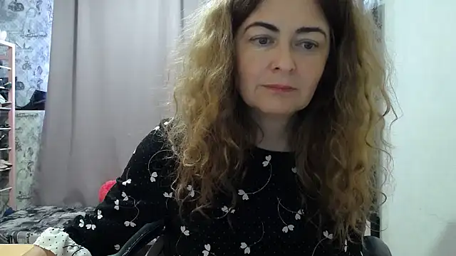 Helen1974 online show from June 7, 2026, 7:13 am