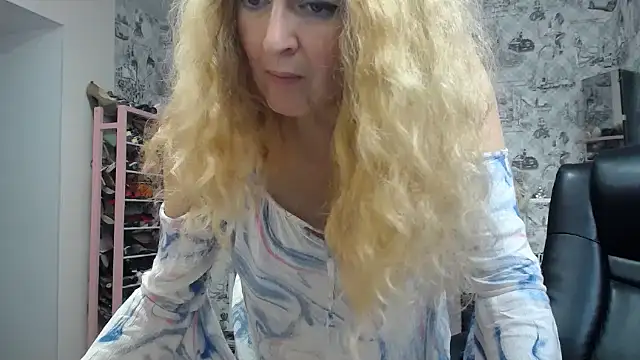 Helen1974 online show from October 24, 2025, 3:55 pm