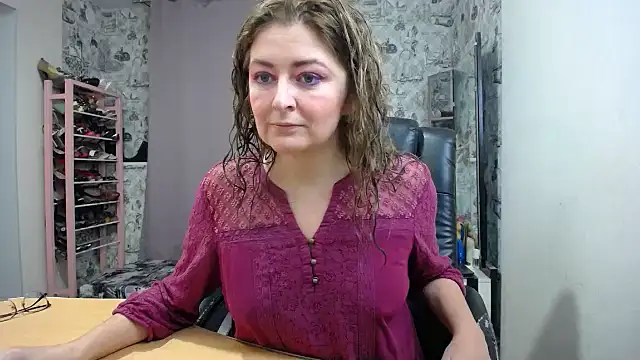 Helen1974 online show from February 5, 2026, 4:36 pm