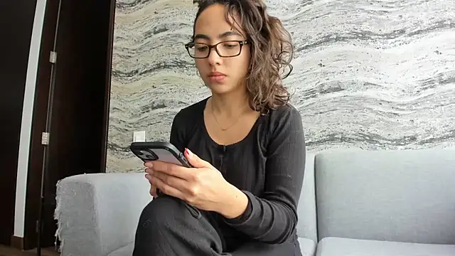 Snapshot of Sophi__a chatting on September 28, 2025, 1:07 pm Sophi a online show from September 28, 2025, 1:07 pm