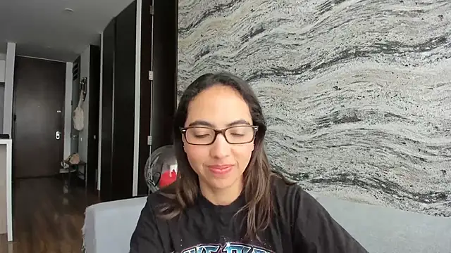 Snapshot of Sophi__a chatting on October 19, 2025, 2:09 pm Sophi a online show from October 19, 2025, 2:09 pm