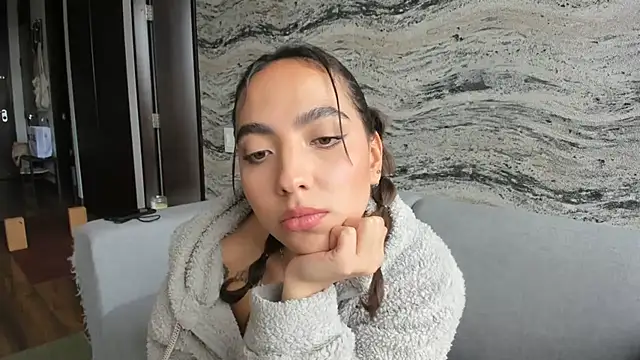 Snapshot of Sophi__a chatting on November 12, 2025, 8:01 pm Sophi a online show from November 12, 2025, 8:01 pm