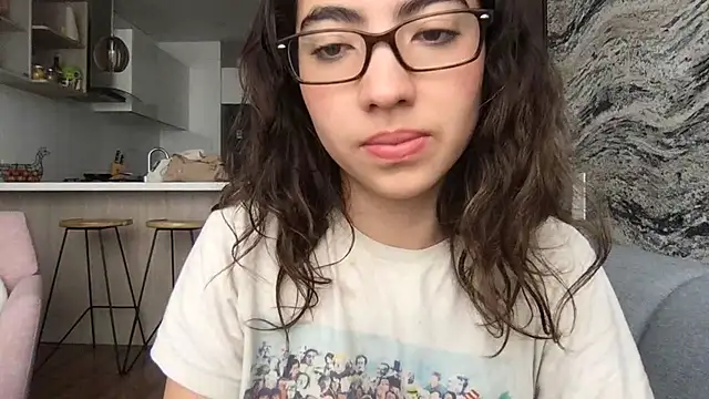 Snapshot of Sophi__a chatting on March 27, 2026, 2:18 pm Sophi a online show from March 27, 2026, 2:18 pm