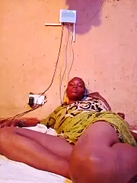 cute naimah online show from December 18, 2025, 10:02 pm