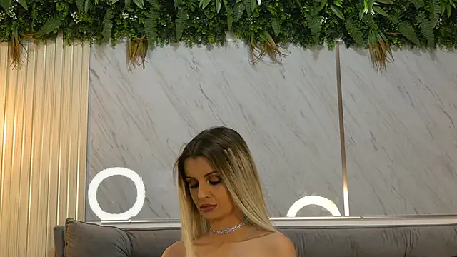 MiaCharm online show from February 9, 2026, 9:13 pm