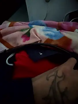 Eduardoxxx51 online show from October 23, 2025, 6:23 am