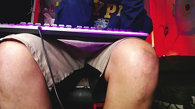 zacwatson  online show from September 12, 2025, 9:14 pm