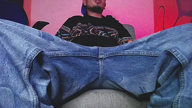 zacwatson  online show from October 21, 2025, 4:23 am