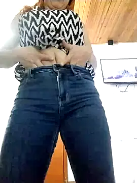 Snapshot of malusexy33 chatting on January 26, 2025, 12:16 am malusexy33 online show from January 26, 2025, 12:16 am