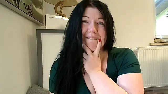 Snapshot of p6w_official chatting on February 22, 2026, 7:33 am p6w official online show from February 22, 2026, 7:33 am