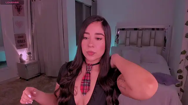 Snapshot of Sussy_Bell01 chatting on May 4, 2026, 11:51 pm Sussy Bell01 online show from May 4, 2026, 11:51 pm