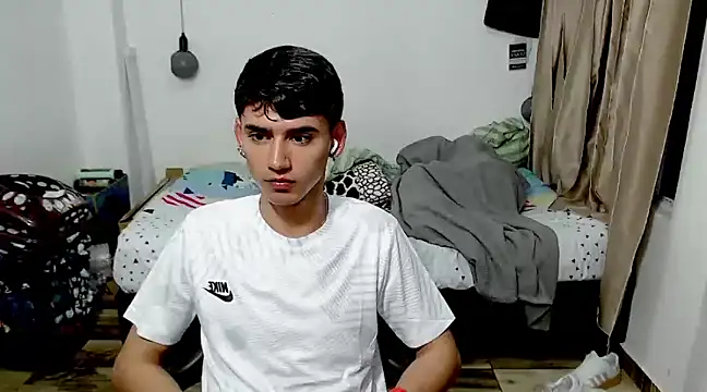 juan stiven online show from February 23, 2025, 1:13 am