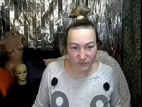 Snapshot of wLESLYMOSw chatting on February 9, 2026, 8:40 pm wLESLYMOSw online show from February 9, 2026, 8:40 pm