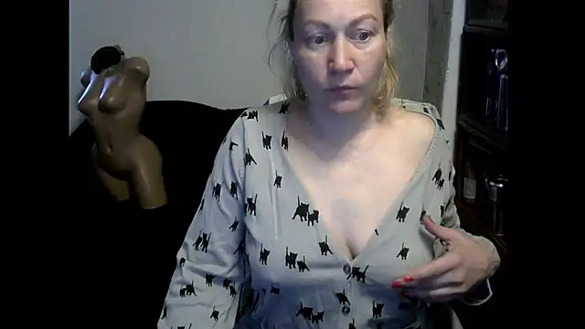wLESLYMOSw online show from June 3, 2026, 9:32 am