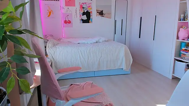 Lily Young online show from June 2, 2026, 3:28 am