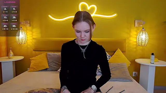 lessysweety online show from September 15, 2025, 3:18 am