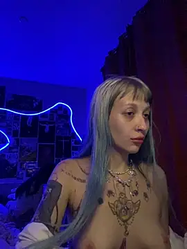 Snapshot of Dooubletroublee chatting on November 9, 2025, 10:36 pm Dooubletroublee online show from November 9, 2025, 10:36 pm