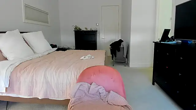 Snapshot of Kymmmy chatting on January 6, 2026, 9:41 pm Kymmmy online show from January 6, 2026, 9:41 pm