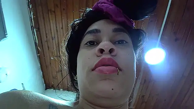 white sexy  online show from October 18, 2025, 11:12 am