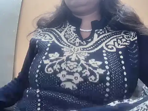 Snapshot of maya__madam chatting on January 14, 2025, 2:43 pm maya madam online show from January 14, 2025, 2:43 pm