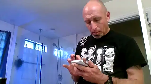 El Gizmo online show from April 4, 2026, 7:20 pm