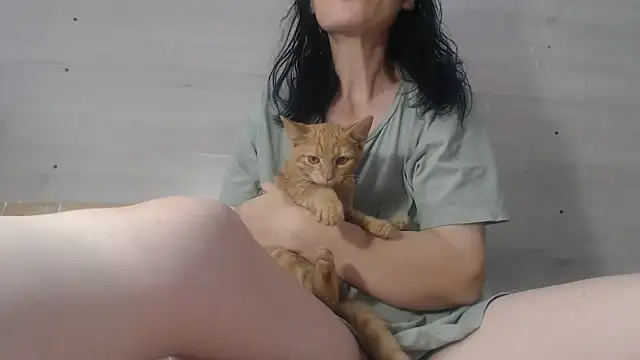Snapshot of CRISTIINA37 chatting on September 25, 2025, 11:38 am CRISTIINA37 online show from September 25, 2025, 11:38 am