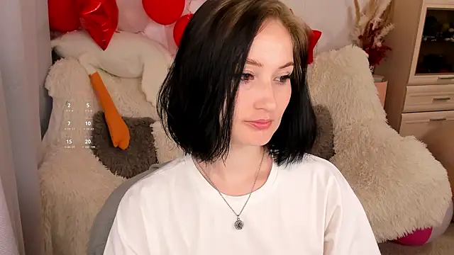 LisaMooore online show from July 2, 2026, 3:23 am
