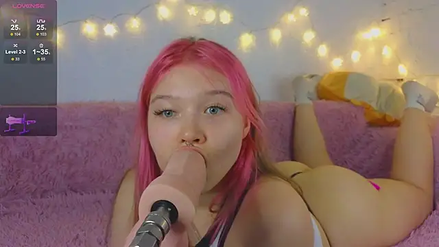 May aster online show from November 10, 2025, 9:31 pm