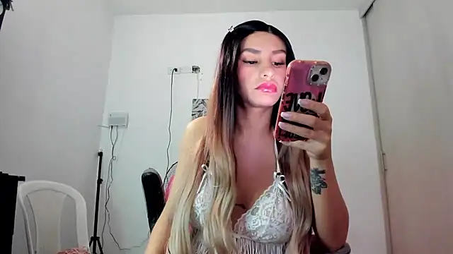  juliana star  online show from March 25, 2026, 7:35 pm