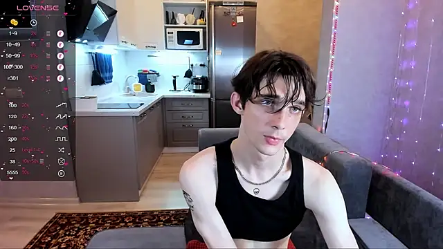 Snapshot of Aaron_Boom chatting on June 28, 2026, 9:32 pm Aaron Boom online show from June 28, 2026, 9:32 pm