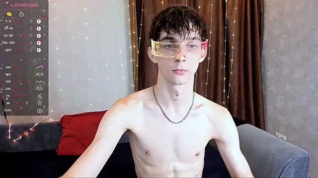 Snapshot of Aaron_Boom chatting on August 9, 2026, 5:19 pm Aaron Boom online show from August 9, 2026, 5:19 pm