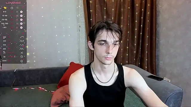 Snapshot of Aaron_Boom chatting on July 9, 2026, 11:26 pm Aaron Boom online show from July 9, 2026, 11:26 pm