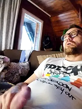 tomee83 online show from December 16, 2025, 1:26 pm