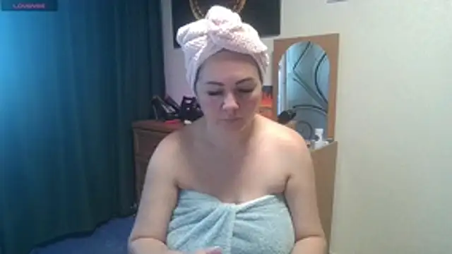 Snapshot of JuliaMorganss chatting on July 12, 2026, 6:03 am JuliaMorganss online show from July 12, 2026, 6:03 am