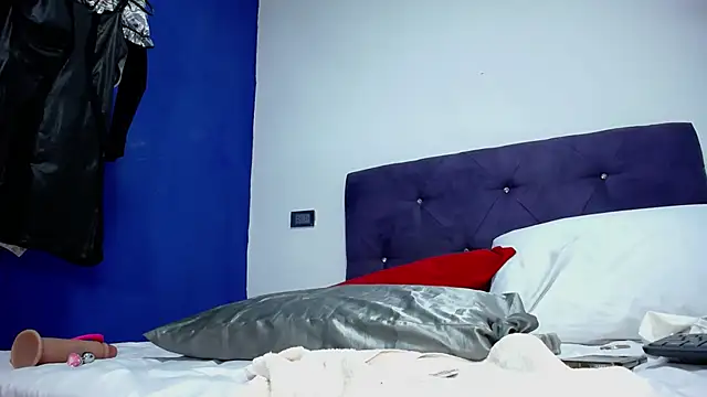 Squirter pussybomb online show from March 8, 2025, 5:07 am