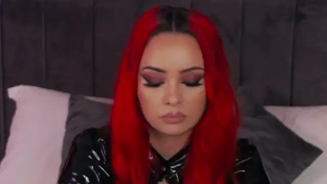 Snapshot of Emmelyn chatting on February 14, 2026, 8:14 am Emmelyn online show from February 14, 2026, 8:14 am