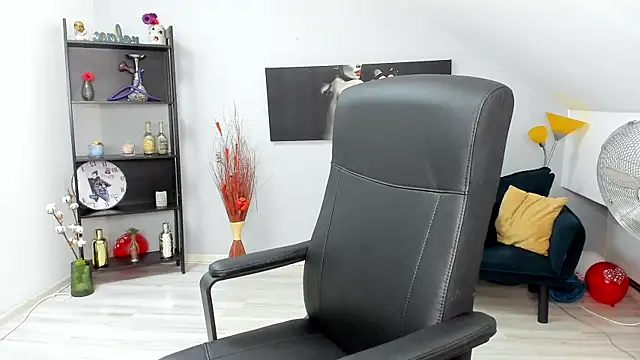 MelissaWiliam online show from March 17, 2025, 2:56 pm