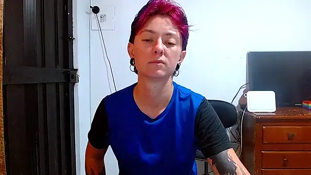 Snapshot of tomboyblue chatting on May 12, 2026, 4:57 pm tomboyblue online show from May 12, 2026, 4:57 pm