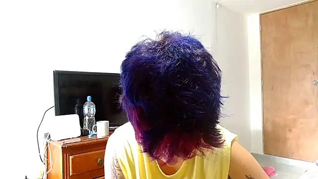 Snapshot of tomboyblue chatting on May 8, 2026, 5:39 pm tomboyblue online show from May 8, 2026, 5:39 pm