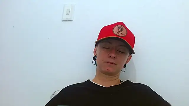 tomboyblue online show from April 4, 2026, 6:25 pm