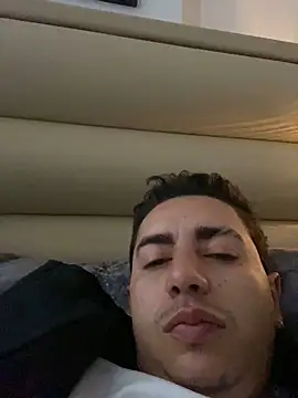 Snapshot of DanielGomez9 chatting on March 3, 2025, 1:01 pm DanielGomez9 online show from March 3, 2025, 1:01 pm